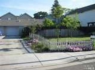 939 Gloria Dr, Santa Rosa, CA 95407