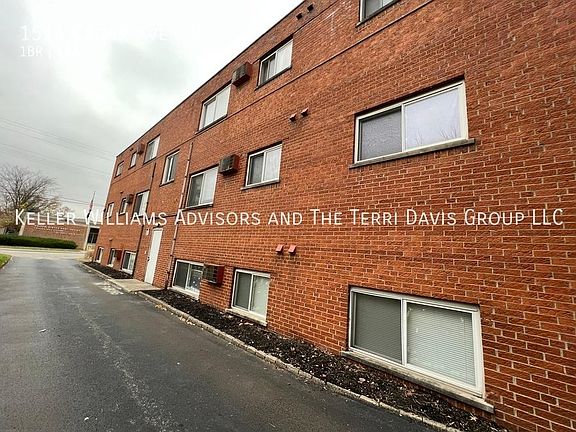 2nd image of 1514 Cedar Ave APT 9