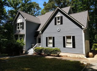 104 Greenbriar Ct, Chapel Hill, NC 27516