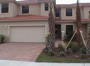 7607 Bristol Cir, Naples, FL 34120