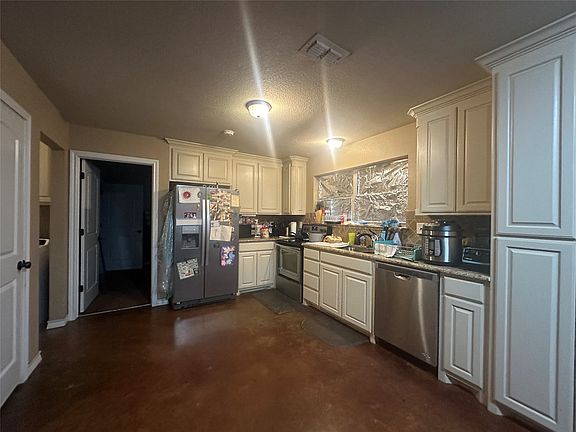 4th image of 1550 Three Skillet Rd