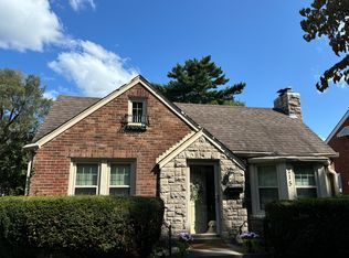 215 Ridgeway Ave, Saint Matthews, KY 40207