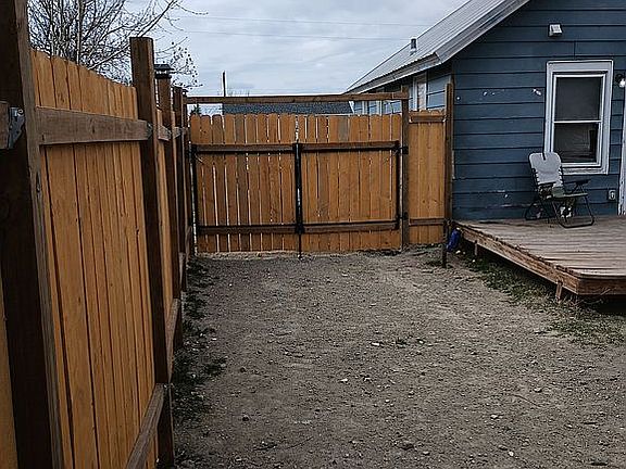 4th image of 131 3rd Ave NW
