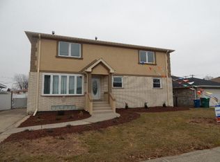 8355 Newland Ave, Burbank, IL