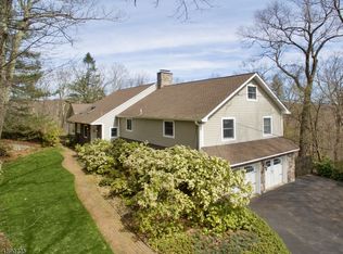 14 Pepperidge Tree Ter, Kinnelon, NJ 07405