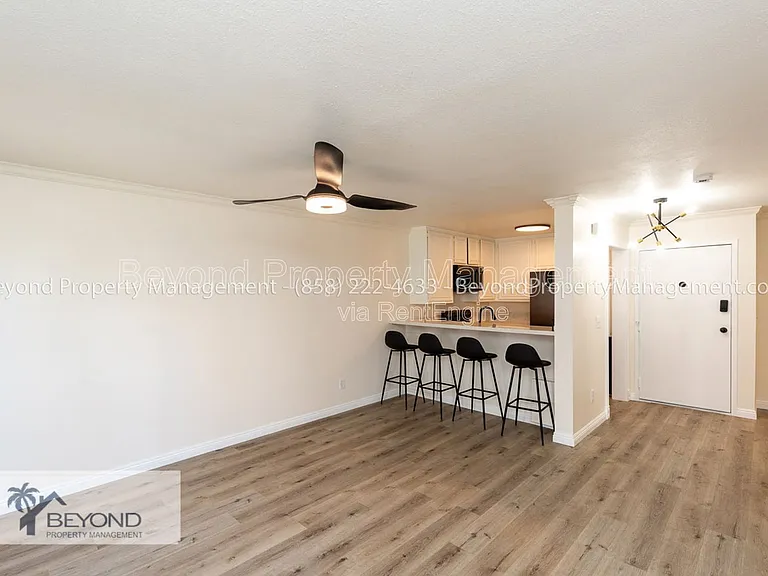 6924 Hyde Park Dr #214 — Photo 5