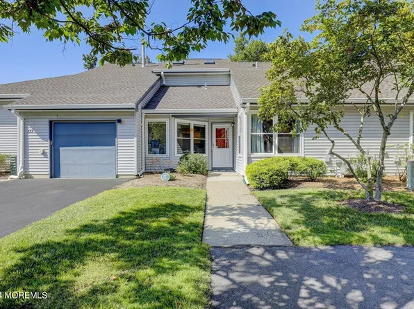 132 Sunnymede Street, Englishtown, NJ 07726