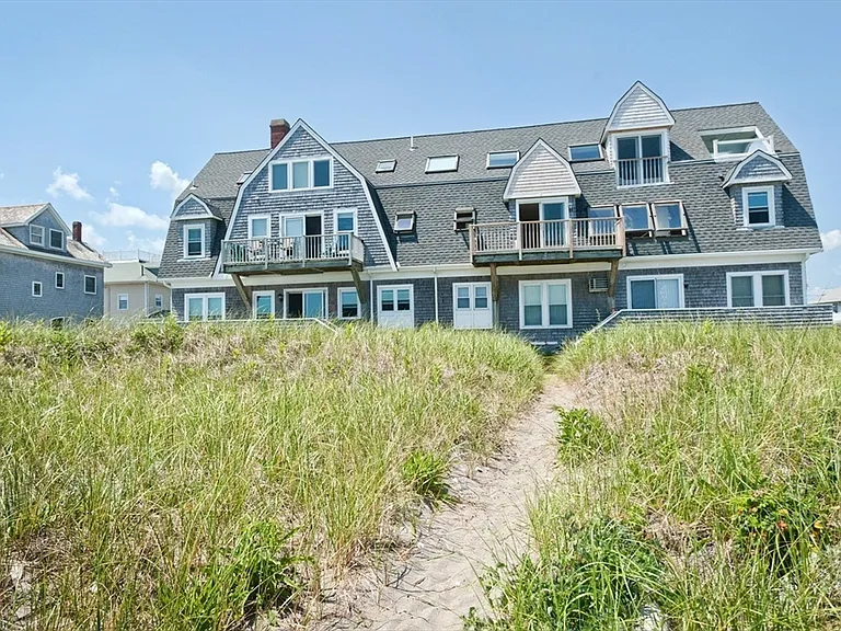175 Beach Ave #3 — Photo 2