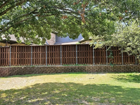 1200 Winding Brook Dr, Garland, TX 75044