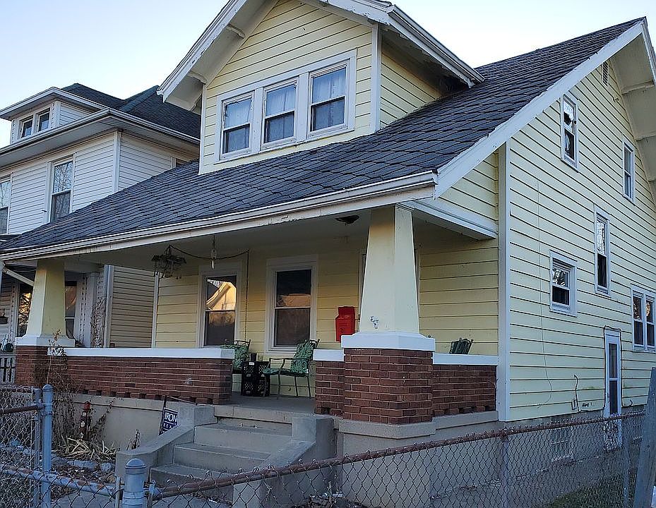 1st image of 31 S Sperling Ave