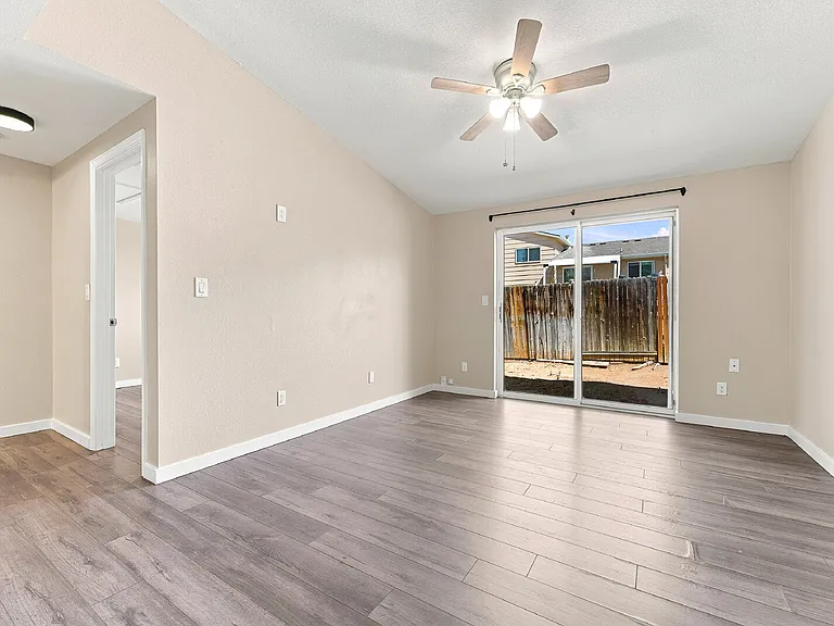 1505 S Ouray Cir #D — Photo 11