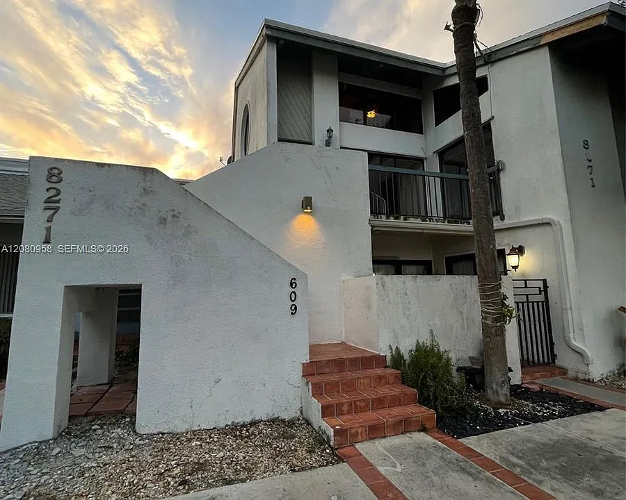 8271 SW 157th Ave #609