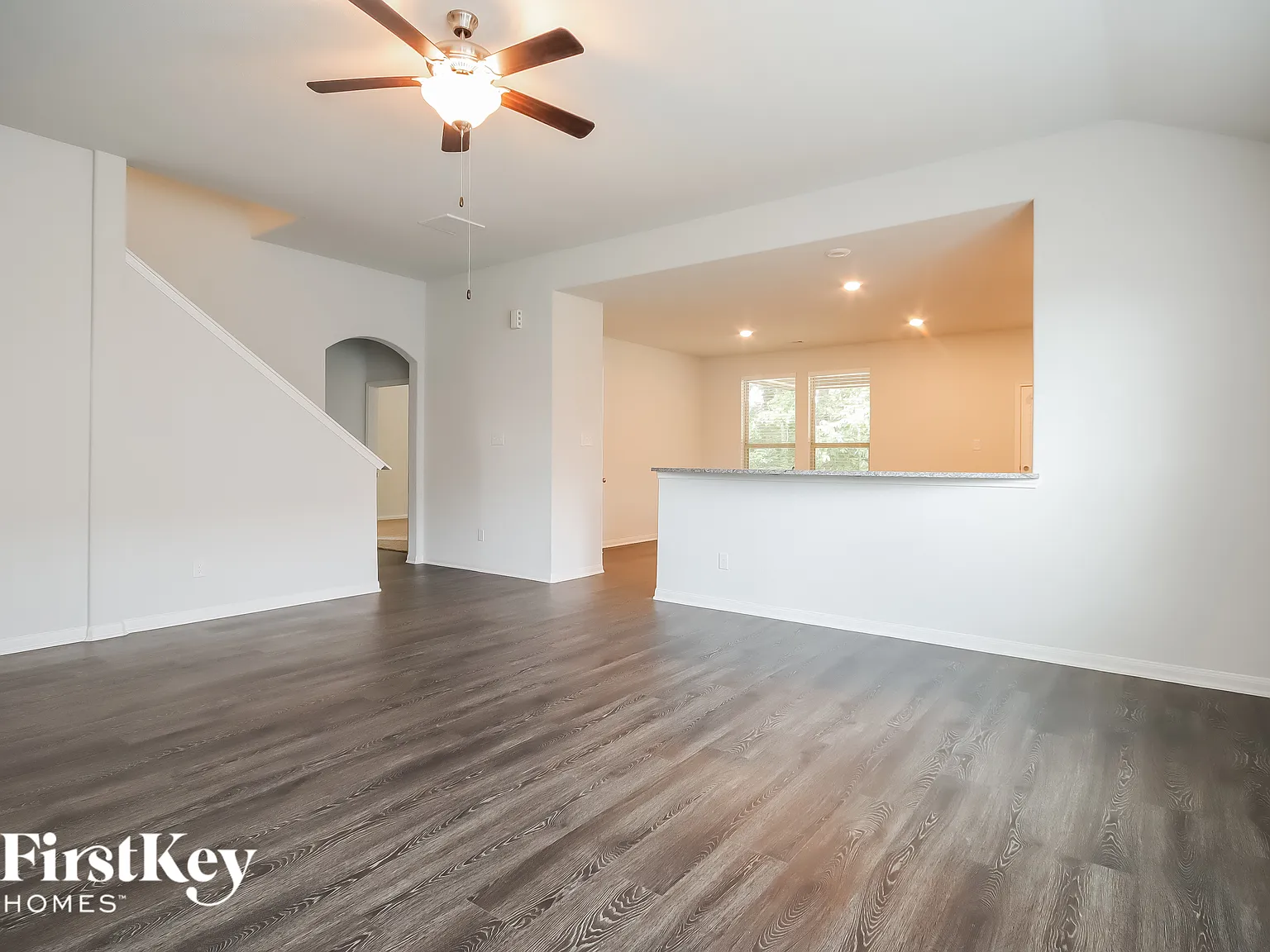3 bed, 2.0 bath, 2007 sqft, $2,255 — Photo 2