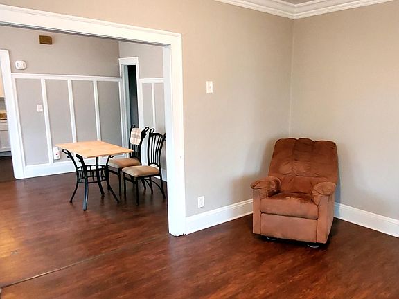 3rd image of 1673 Wyandotte Ave