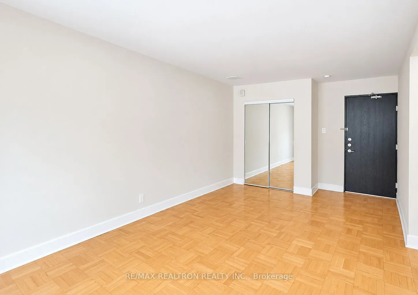 1545 Bathurst St — Photo 4