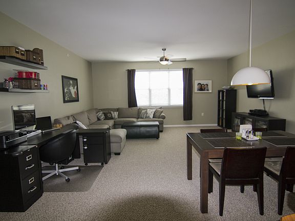 Dining room / Living room