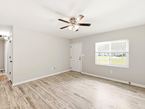 2nd image of 2608 Ridgeway St