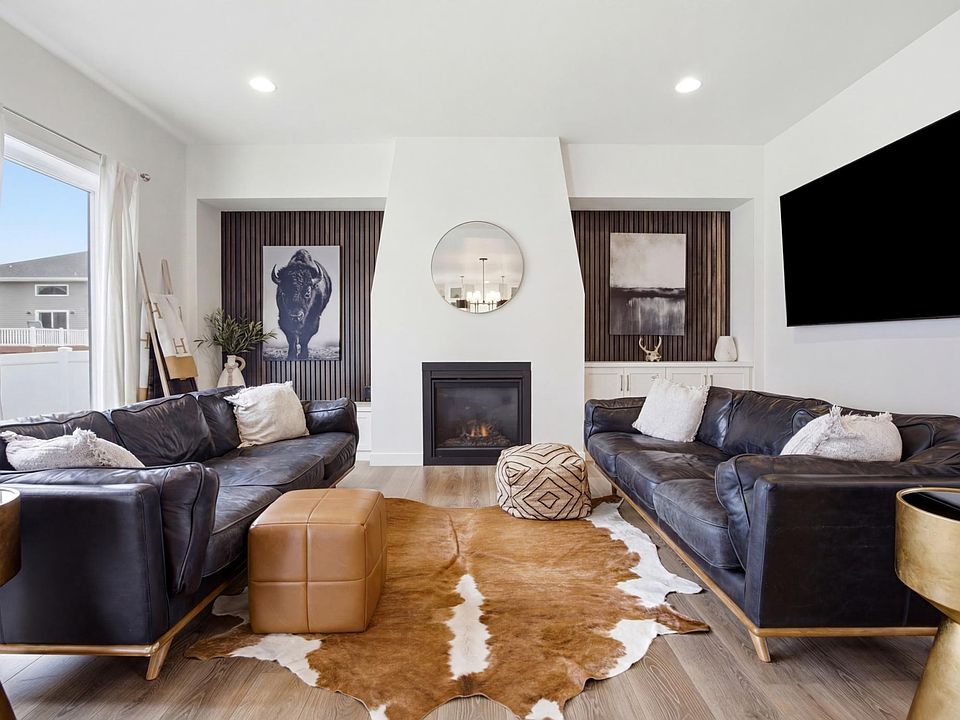 1st image of 2651 Golden Ln S