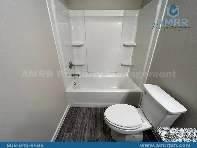 2105 N Avenue K — Photo 18