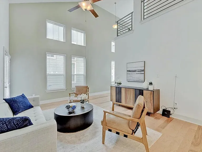 1404 Casa Dr — Photo 4