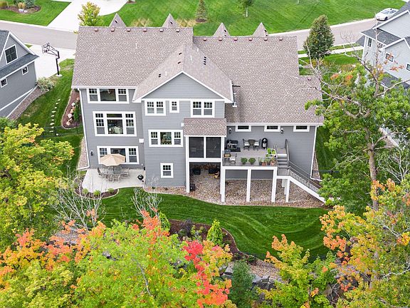 3rd image of 726 Woodland Hill Ct