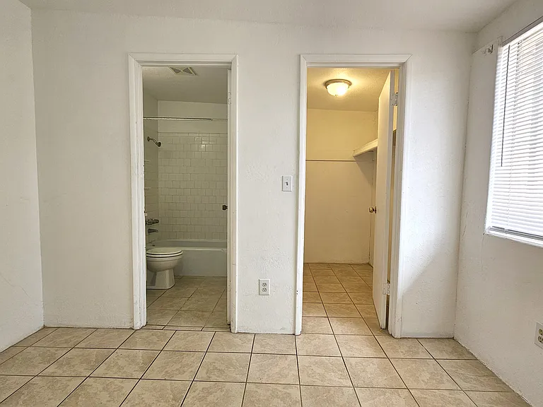 1649 S 7th Ave #B — Photo 4