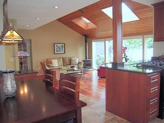 5th image of 6671 Beach Dr E
