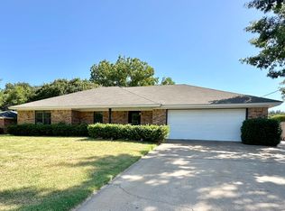 1021 Harbor Lakes Dr, Granbury, TX 76048