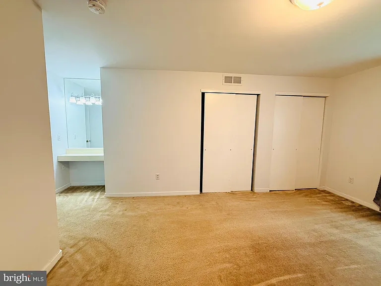 835 Chanticleer — Photo 36