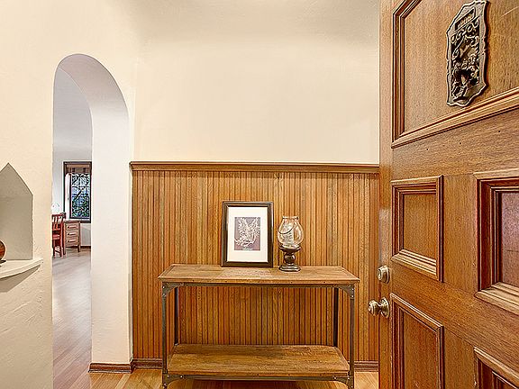 2nd image of 710 Belmont Pl E APT 206