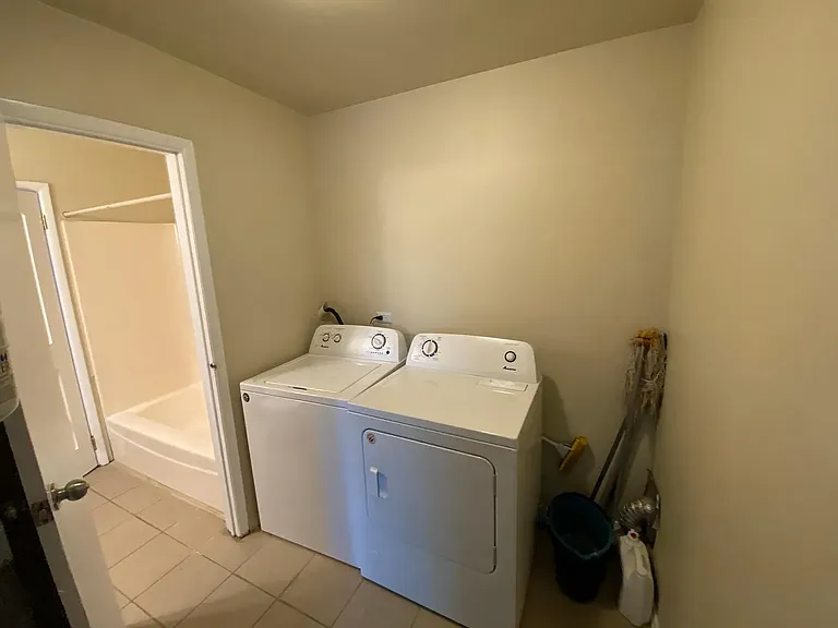 22249 Latonia Ln — Photo 9