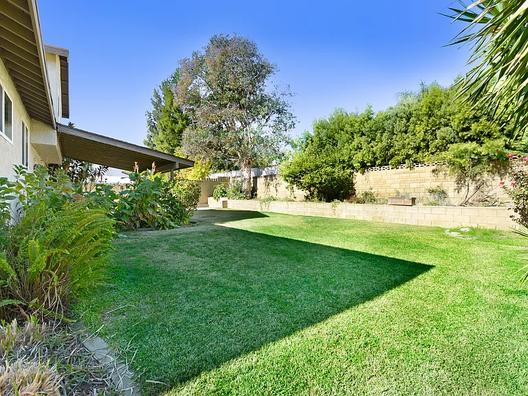 10344 Mignonette St — Photo 29