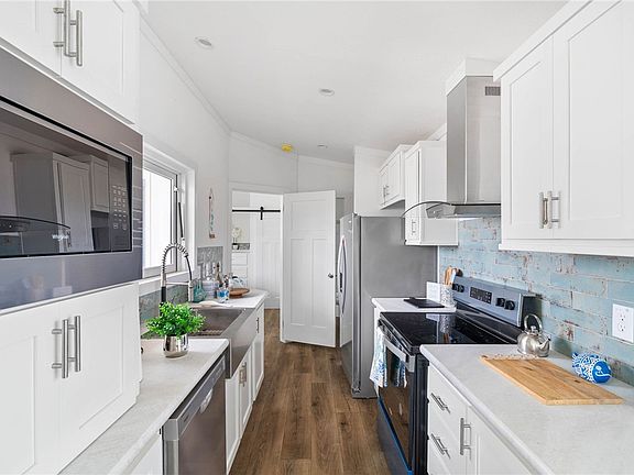 2nd image of 101 Caribbean Dr #23