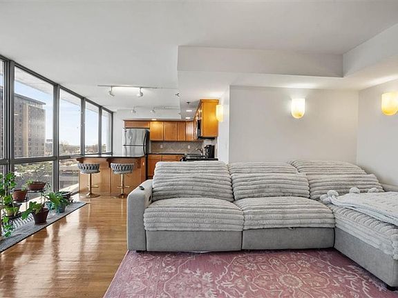2nd image of 600 Admiral # 904 Blvd