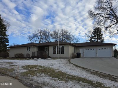 29 Sunrise Dr NE, Watertown, SD, 57201