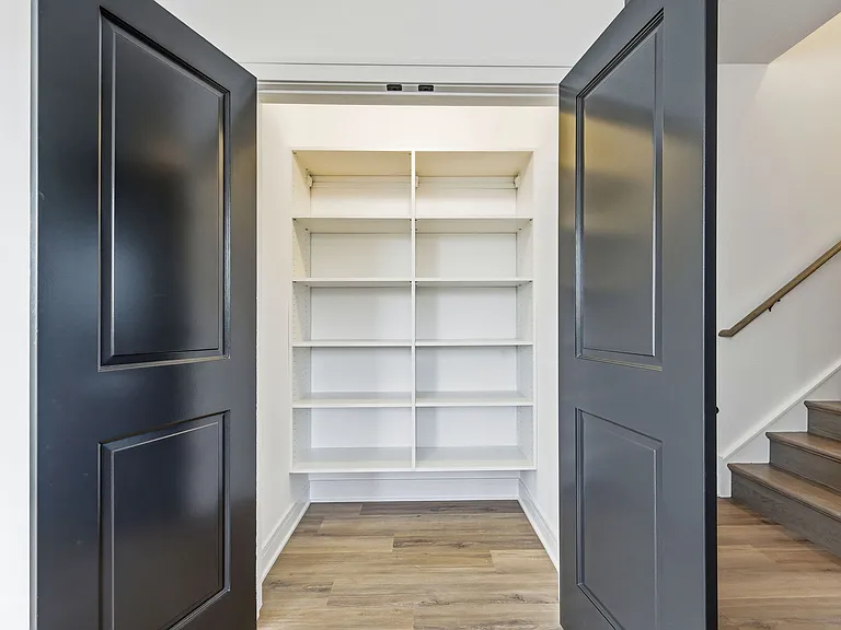 3902 S Lake Park Ave #3 — Photo 5