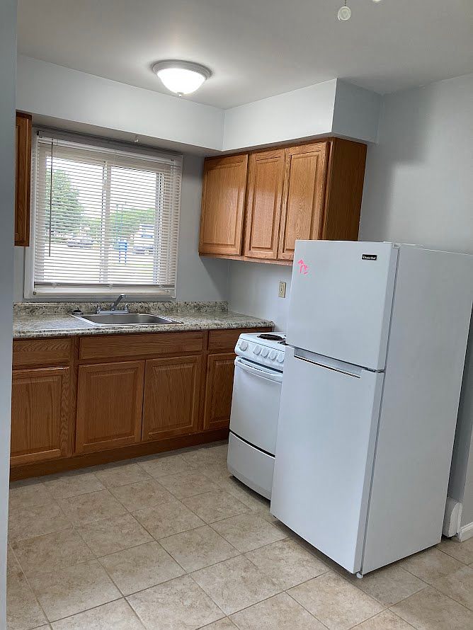35031 E Michigan Ave APT 5, Wayne, MI 48184 | Zillow