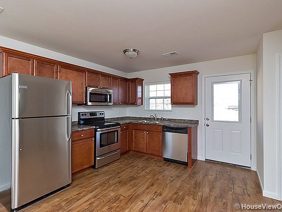 4th image of 192 Lotus Dr #6