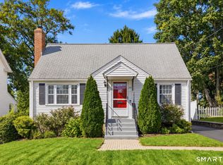 70 Fennbrook Rd, West Hartford, CT 06119