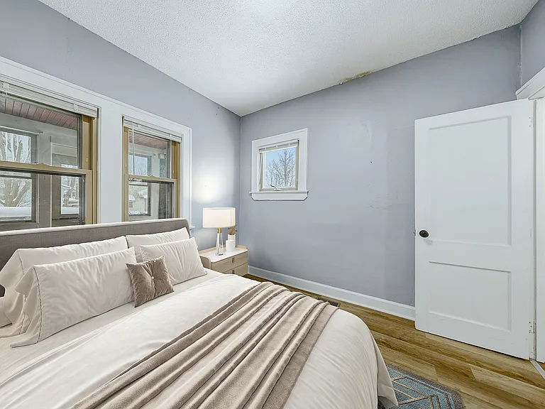 4532 W 172nd St — Photo 13