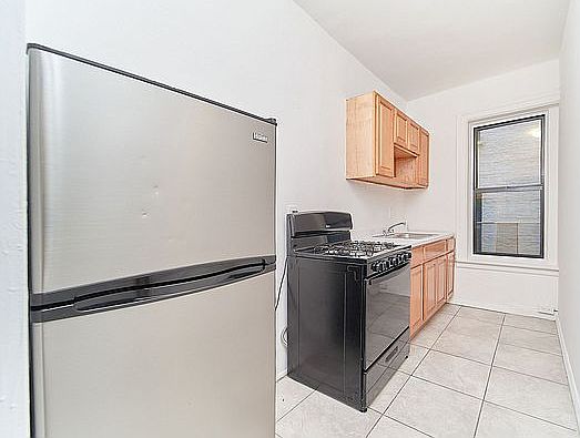 5th image of 636 W 136th St APT 6