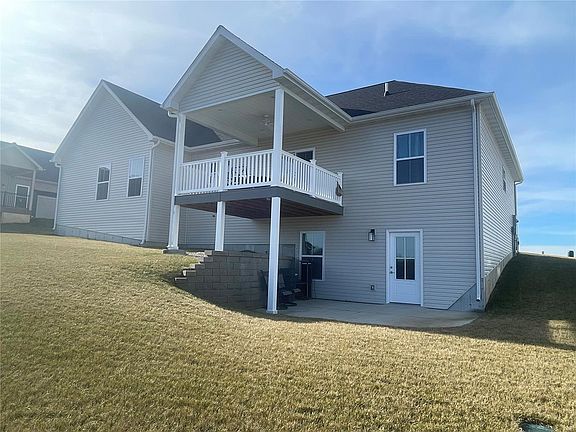 4th image of 2798 N Crest Dr
