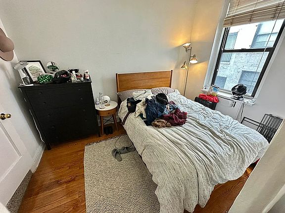 3rd image of 206 E 26th St #2F