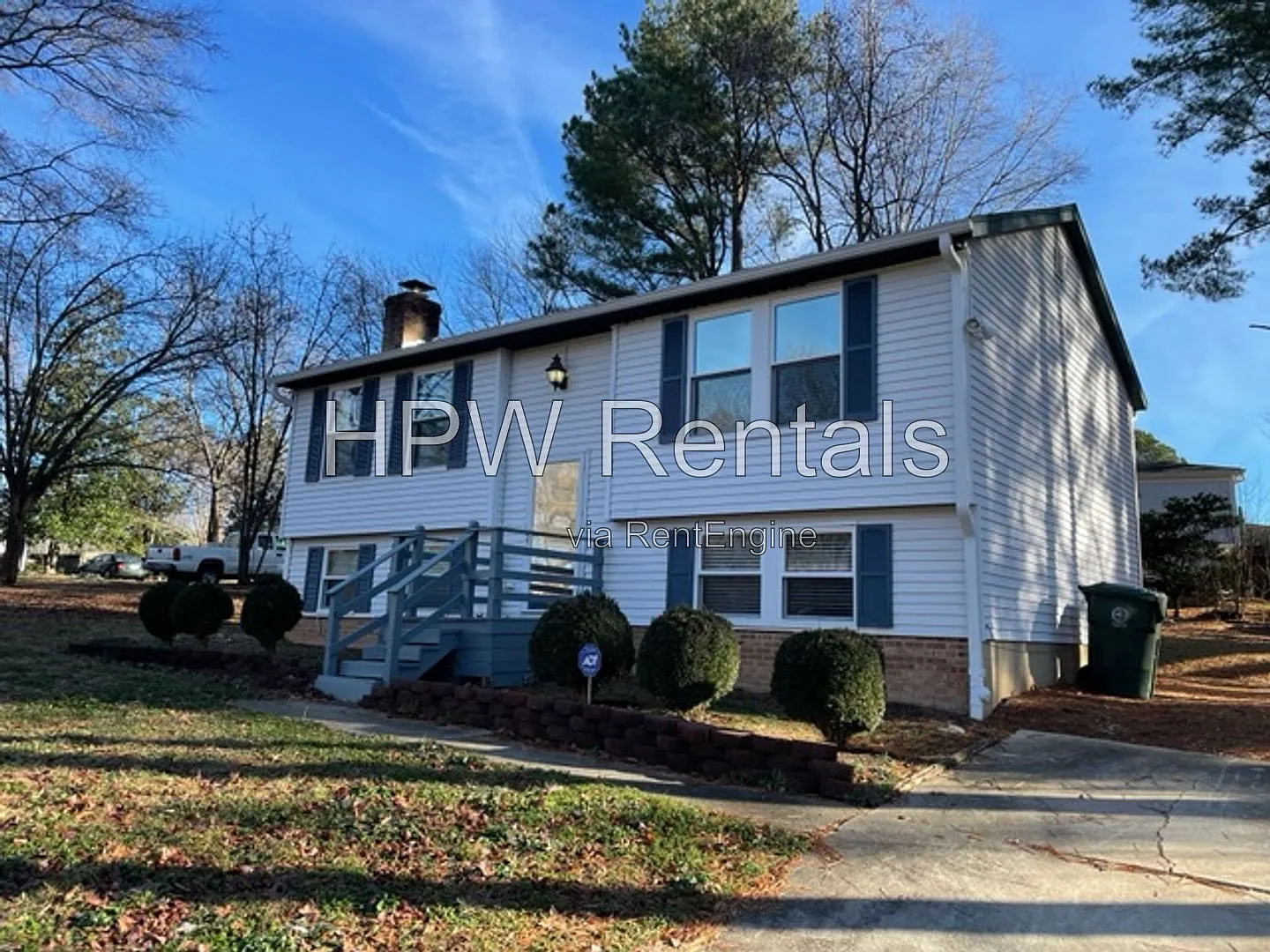 3 bed, 2.0 bath, 1650 sqft, $2,350 — Photo 2