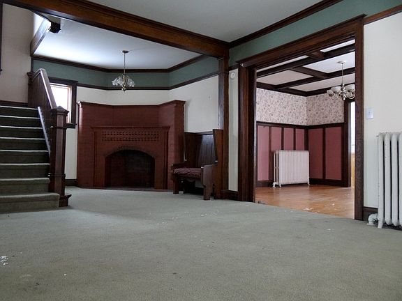 3rd image of 104 Willow Ave