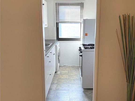 3rd image of 57-48 244th St