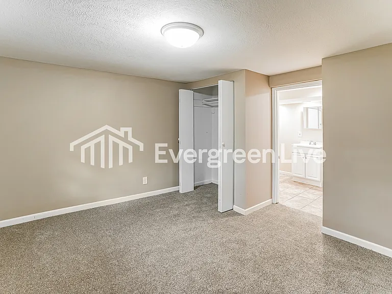 5027 Maple St — Photo 13