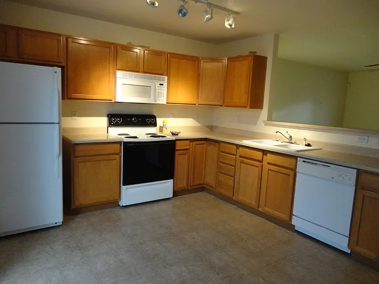 221 Audubon Dr — Photo 4