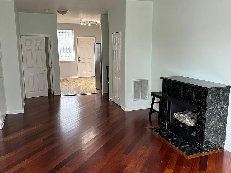 3110 W Belle Plaine Ave #2 — Photo 17