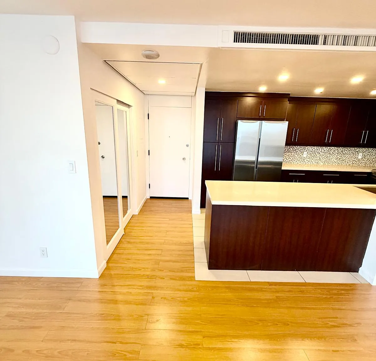 2 bed, 1080 sqft, $5,500 — Photo 3
